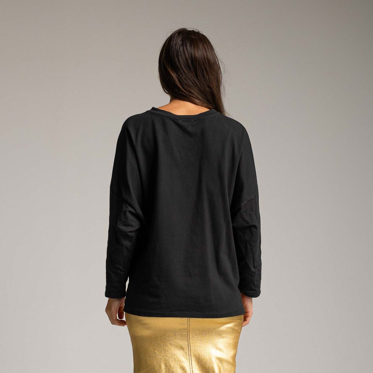 SUDADERA PEACE ANIMAL PRINT GOLD COLOR NEGRO