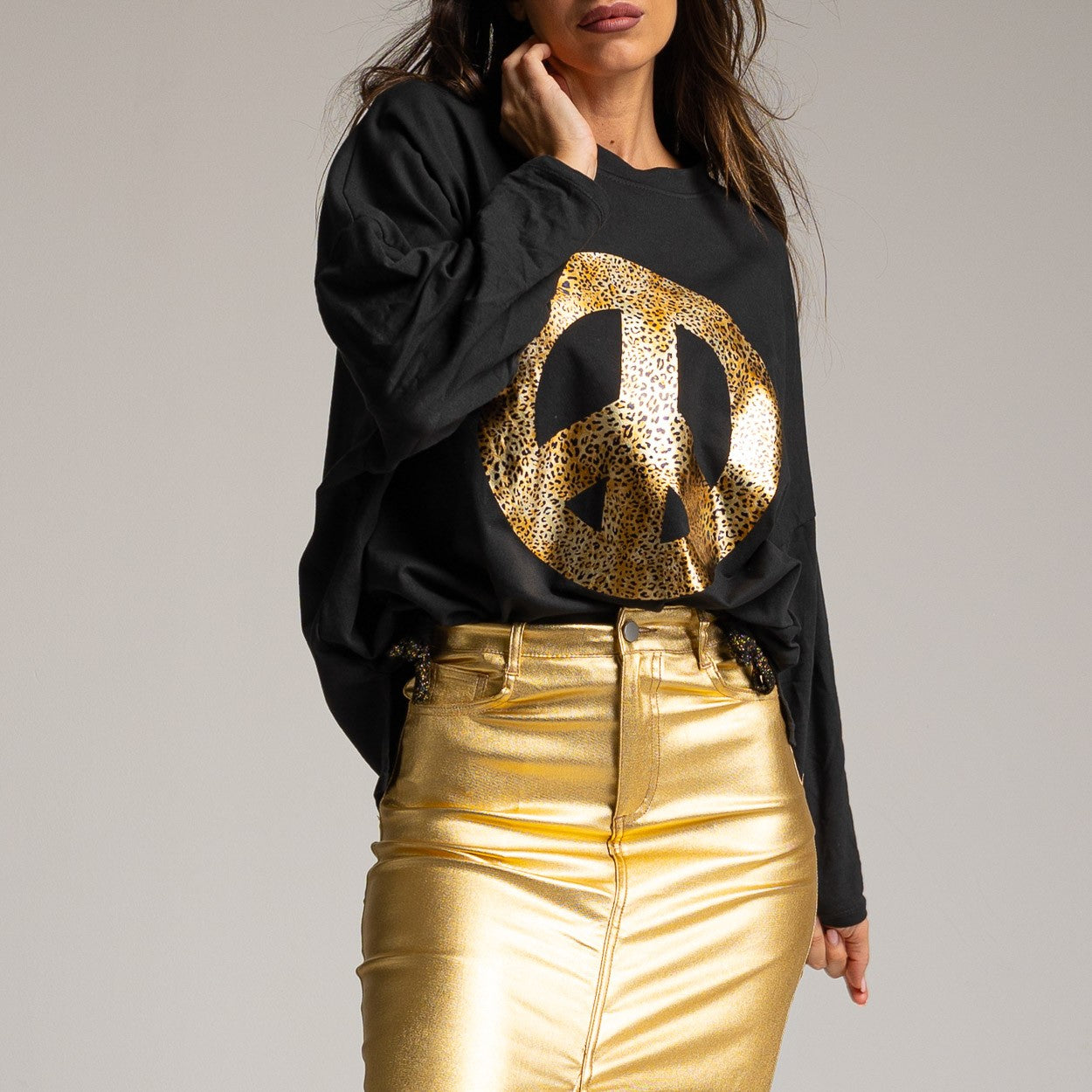 SUDADERA PEACE ANIMAL PRINT GOLD COLOR NEGRO
